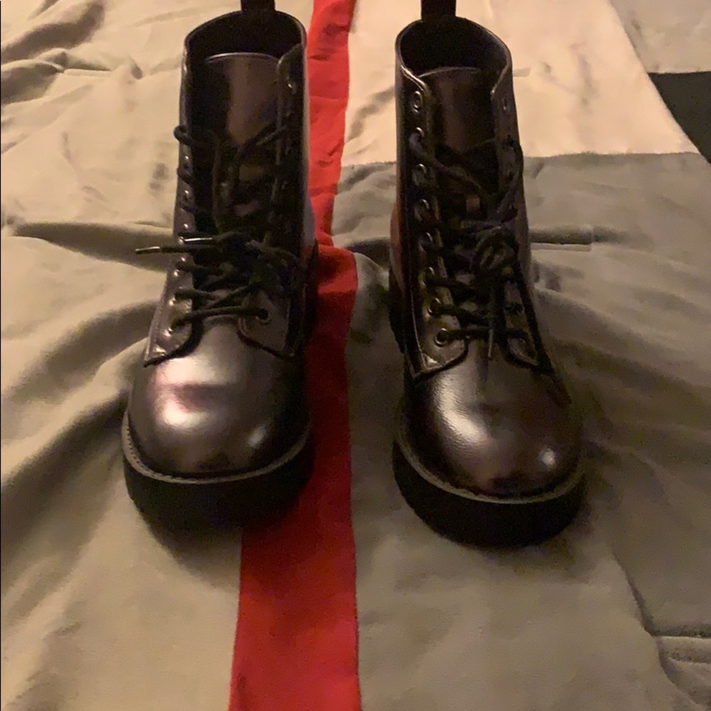 Heeled boots